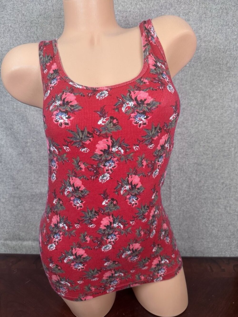 Faded Glory Large Womens Ribbed Tank Top Red Y2K‎ Fitted Organic Cotton Floral